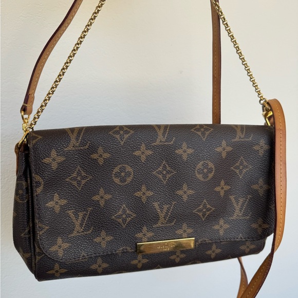 Louis Vuitton Handbags - Louis Vuitton Favorite Handbag Monogram Canvas PM